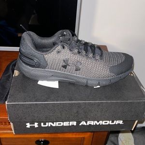 Under Armor charged rouge 2.5